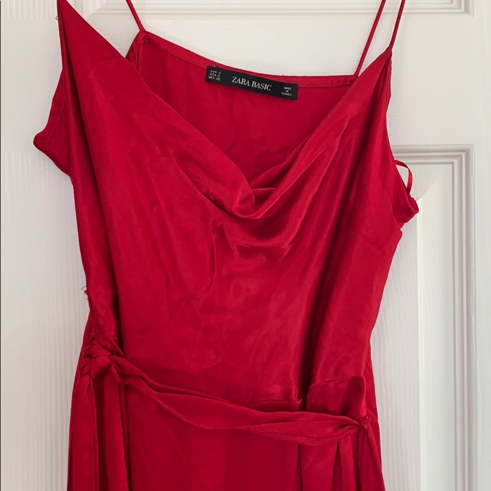 STUNNING red silky dress ✨